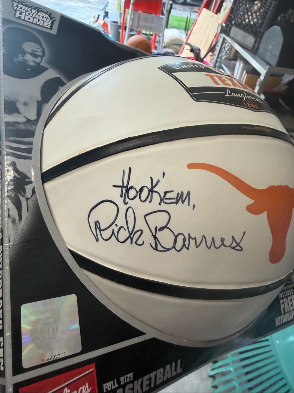 🏀 Rick Barnes - Texas Longhorns- autographed basketball- collectible